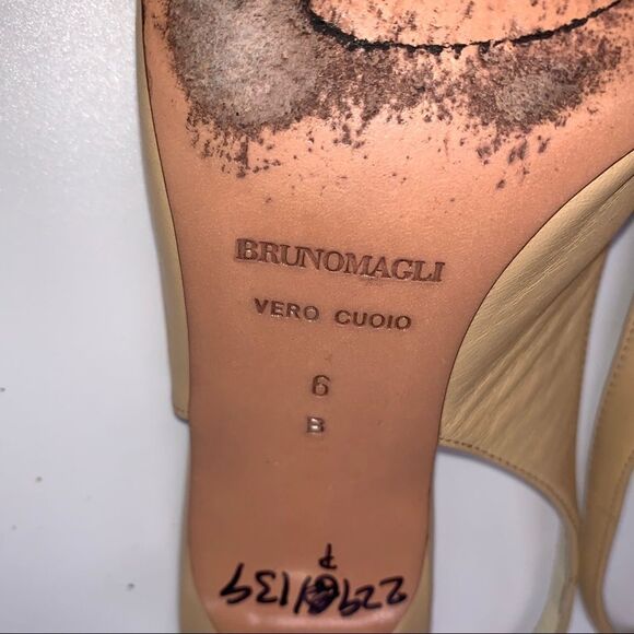 Bruno Magli Slingback Kitten Heels Peep Toe Retro - Picture 7 of 7